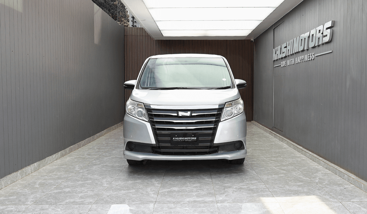 2016 Toyota Noah WELFARE CAR Xv package image-2