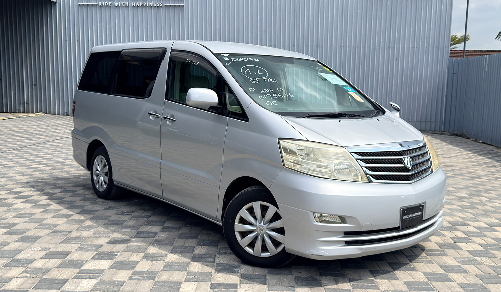 2003 Toyota Alphard V image-1
