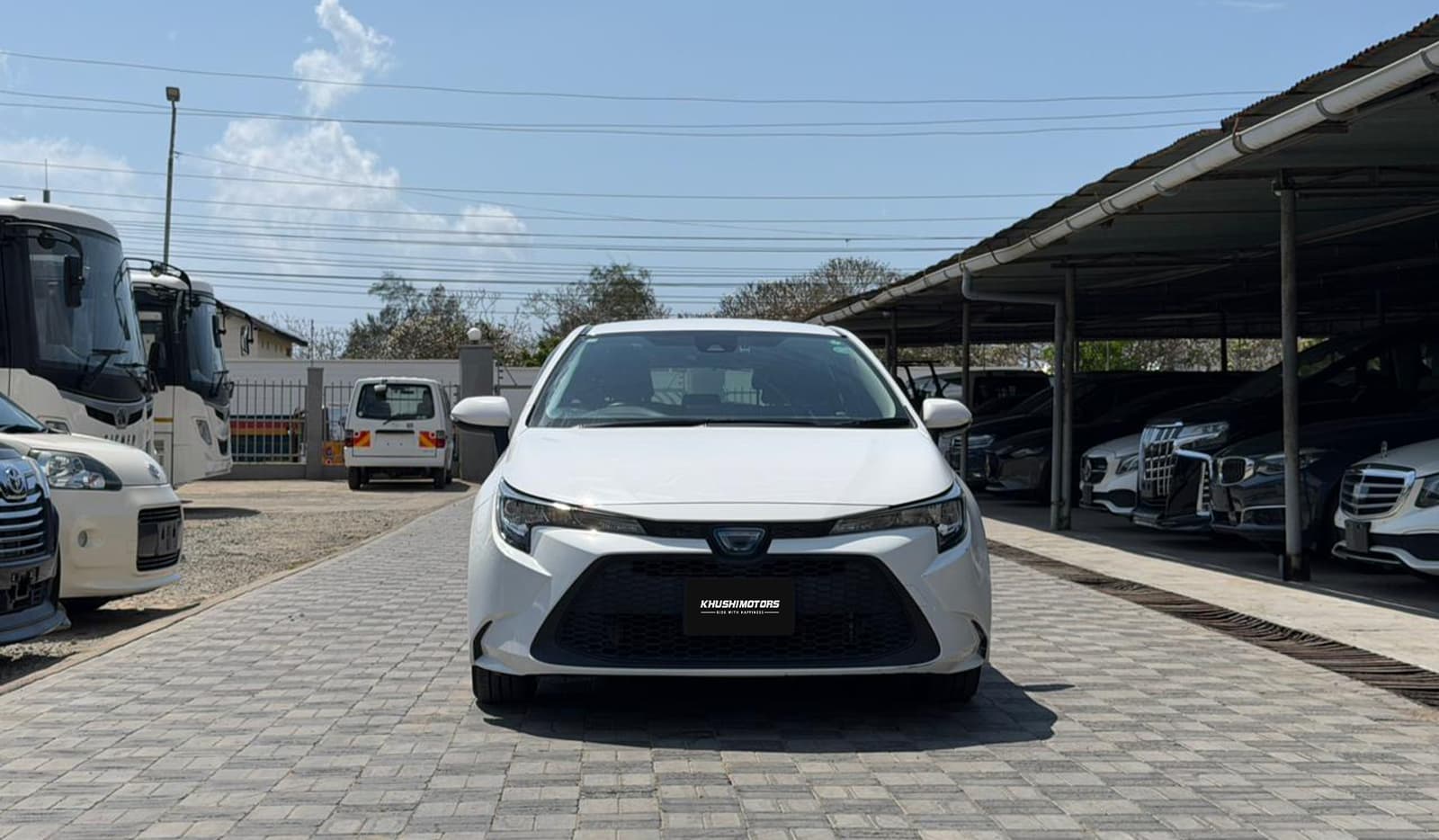 2020 Toyota Corolla Touring HYBRID GX image-2