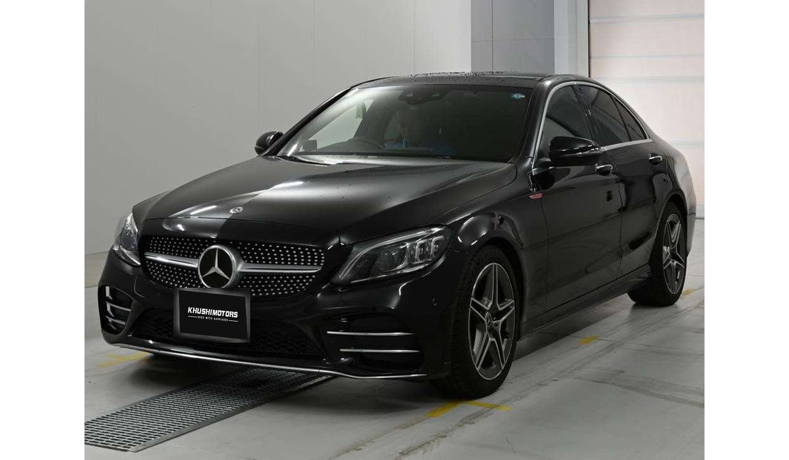 2019 Mercedes-Benz C-Class AVANTGARDE AMG LINE C200 image-2