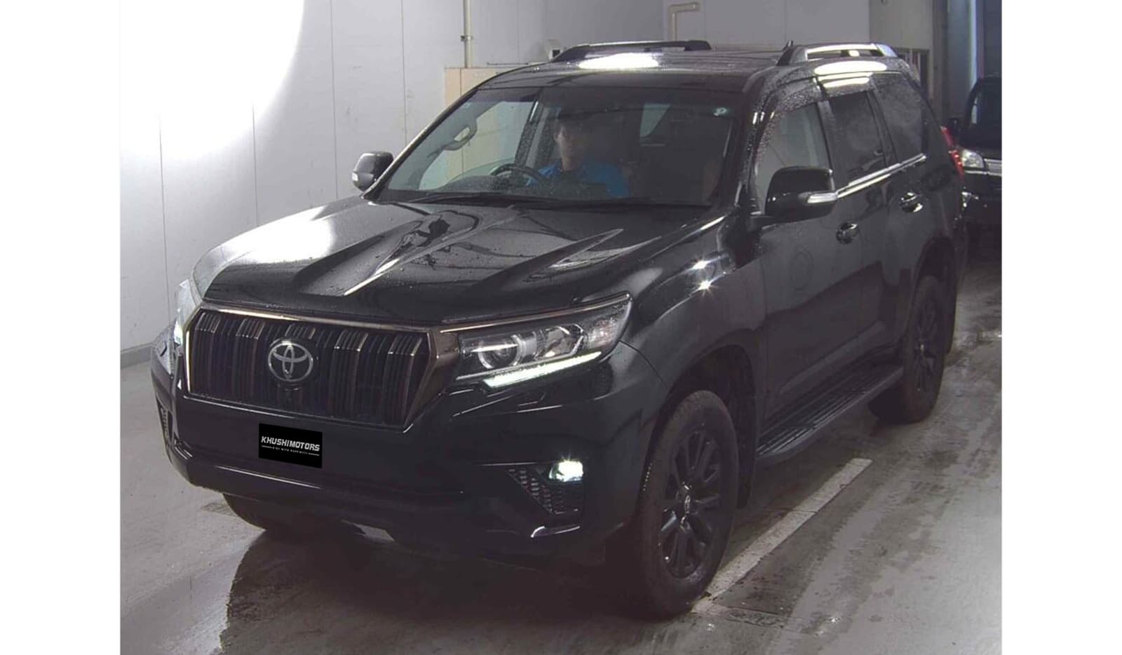 2021 Toyota Land Cruiser Prado image-2
