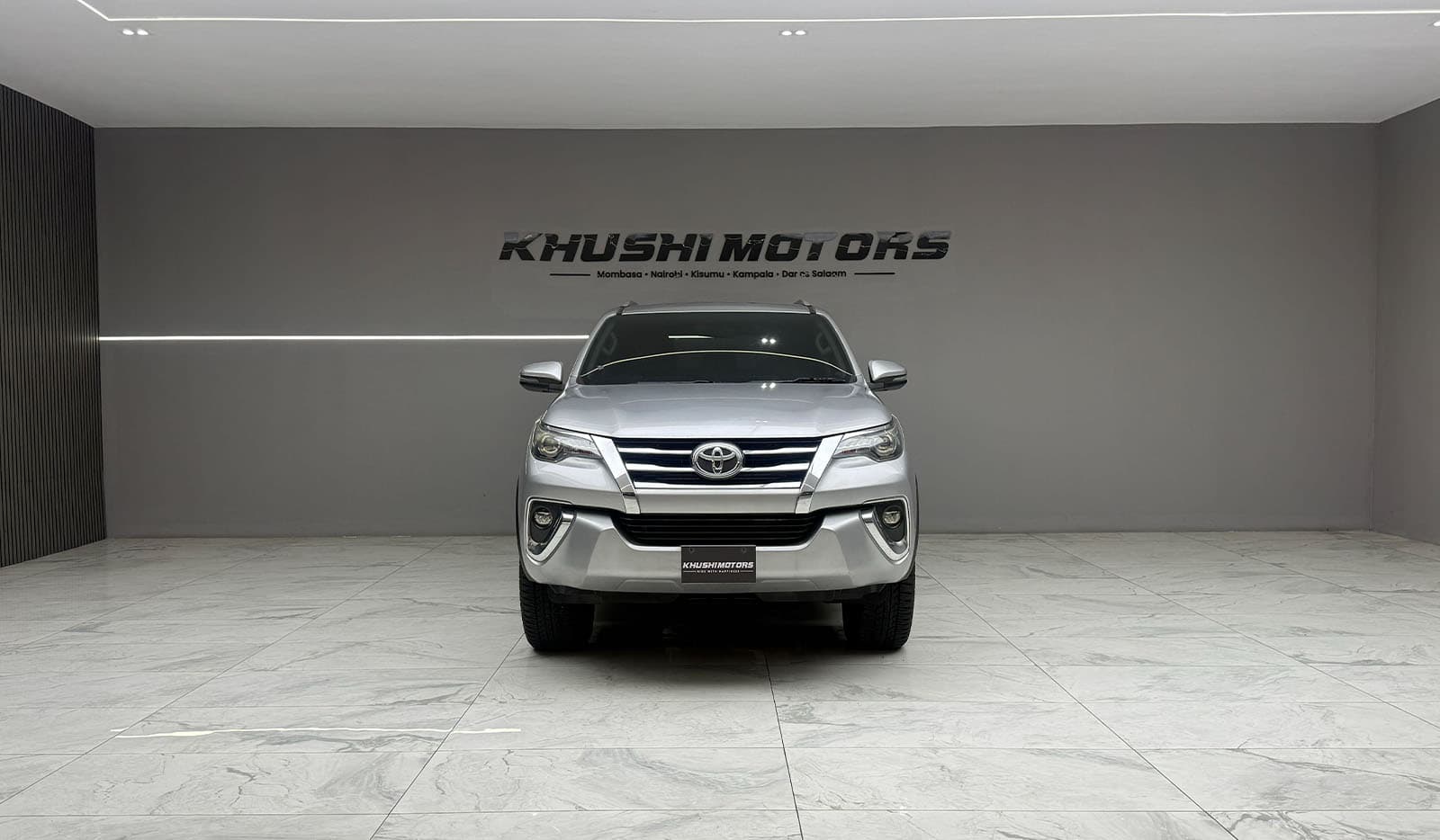 2019 Toyota Fortuner image-2
