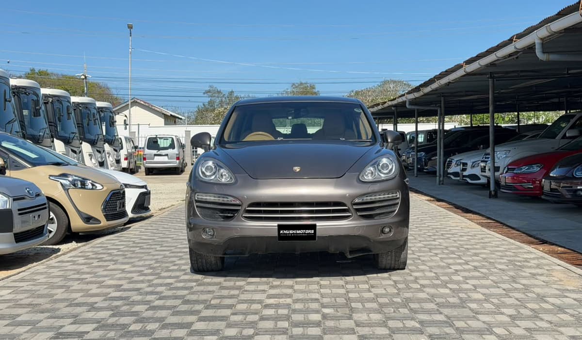 2013 Porsche Cayenne image-2