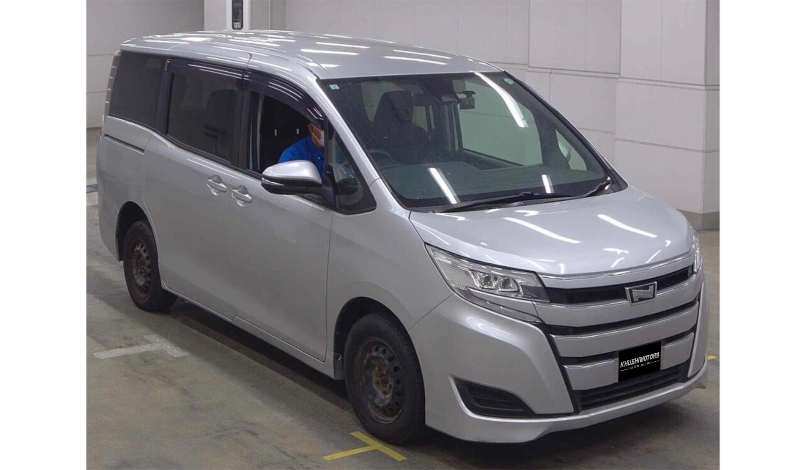 2019 Toyota Noah image-1