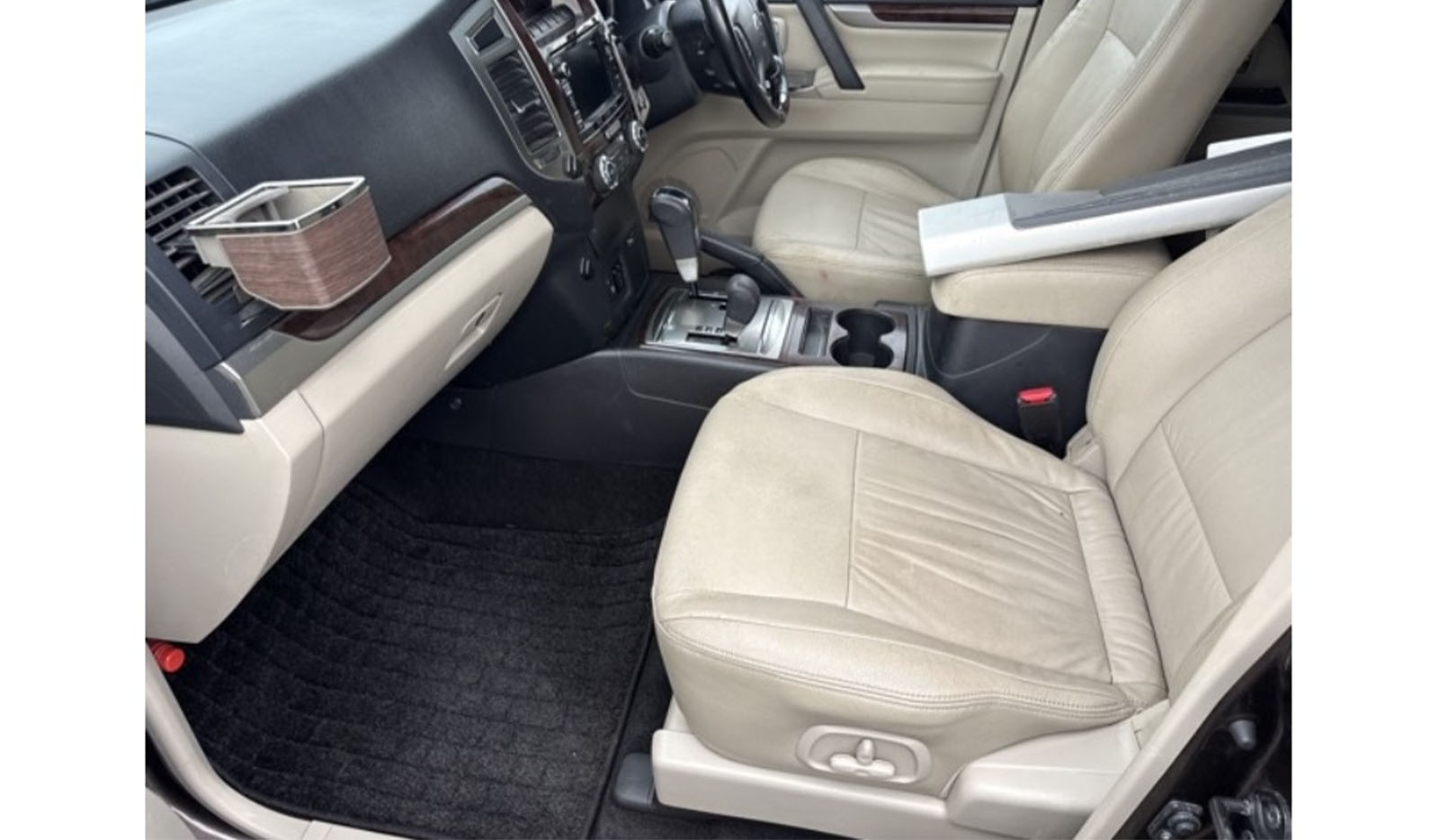 2019 Mitsubishi Pajero image-6