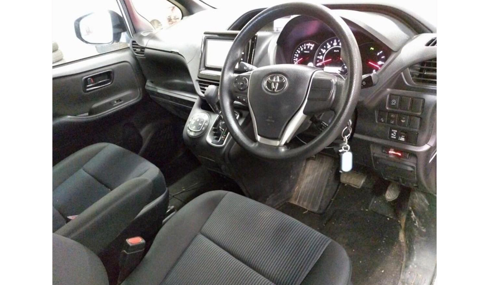 2019 Toyota Noah image-5