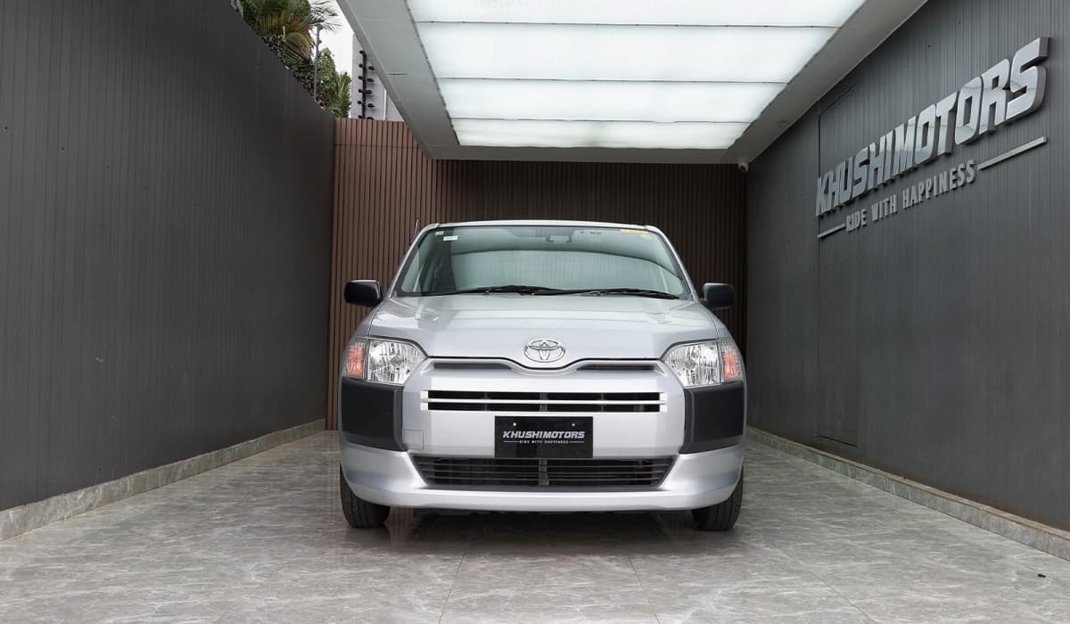 2017 Toyota Probox DX Comfort image-2