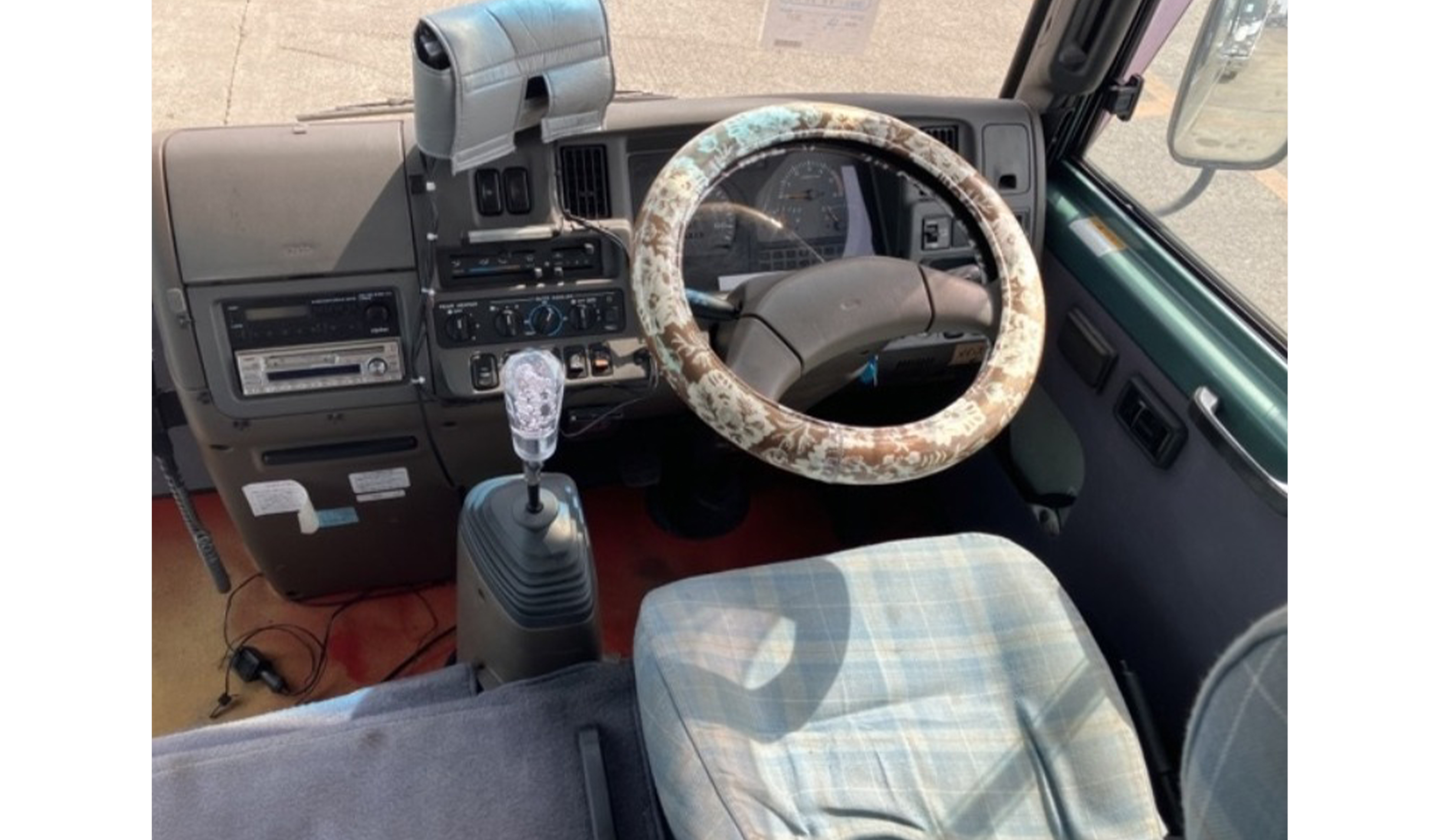 1996 Nissan Civilian CAMPING BUS image-3
