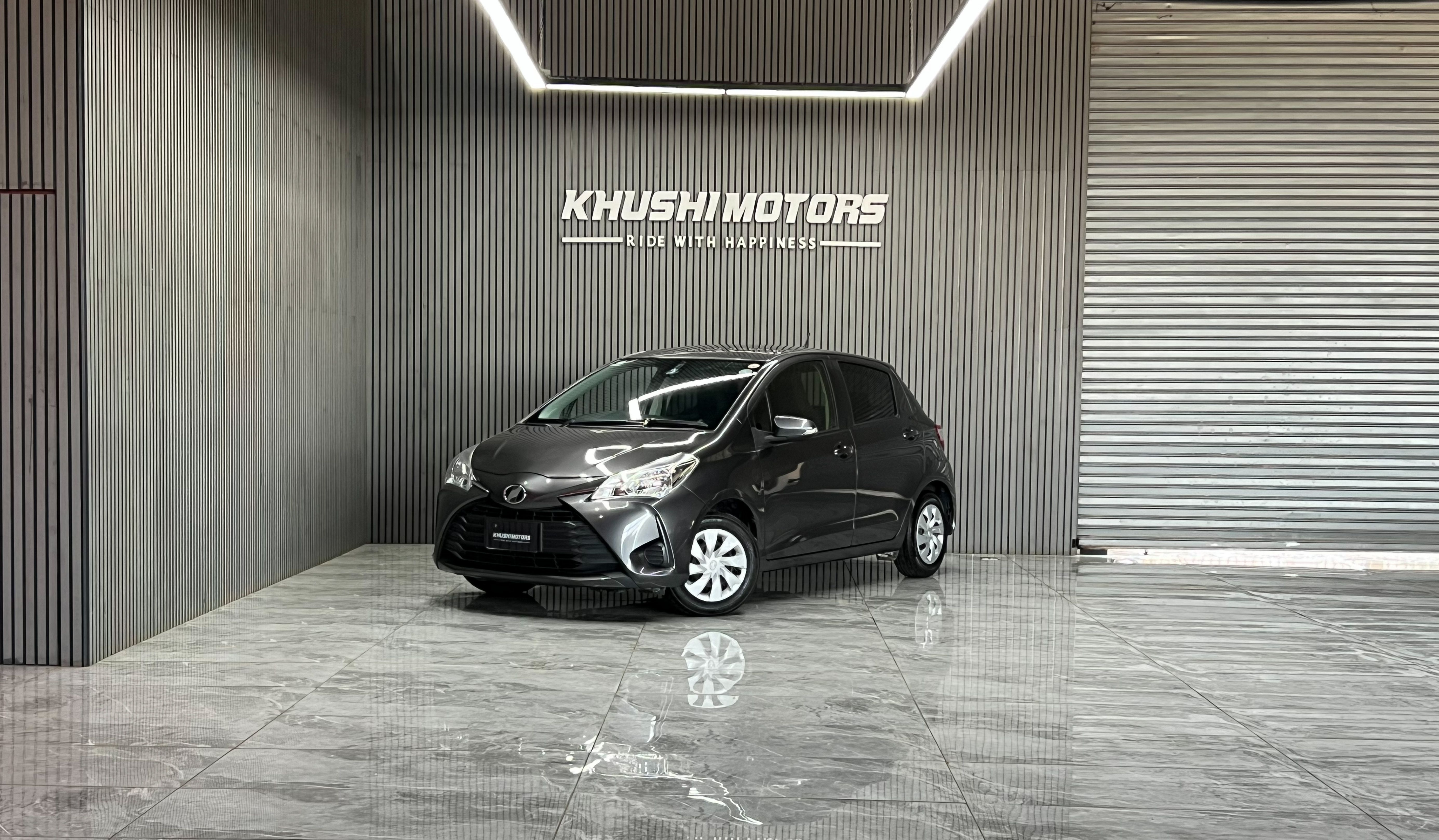 2019 Toyota Vitz F image-3