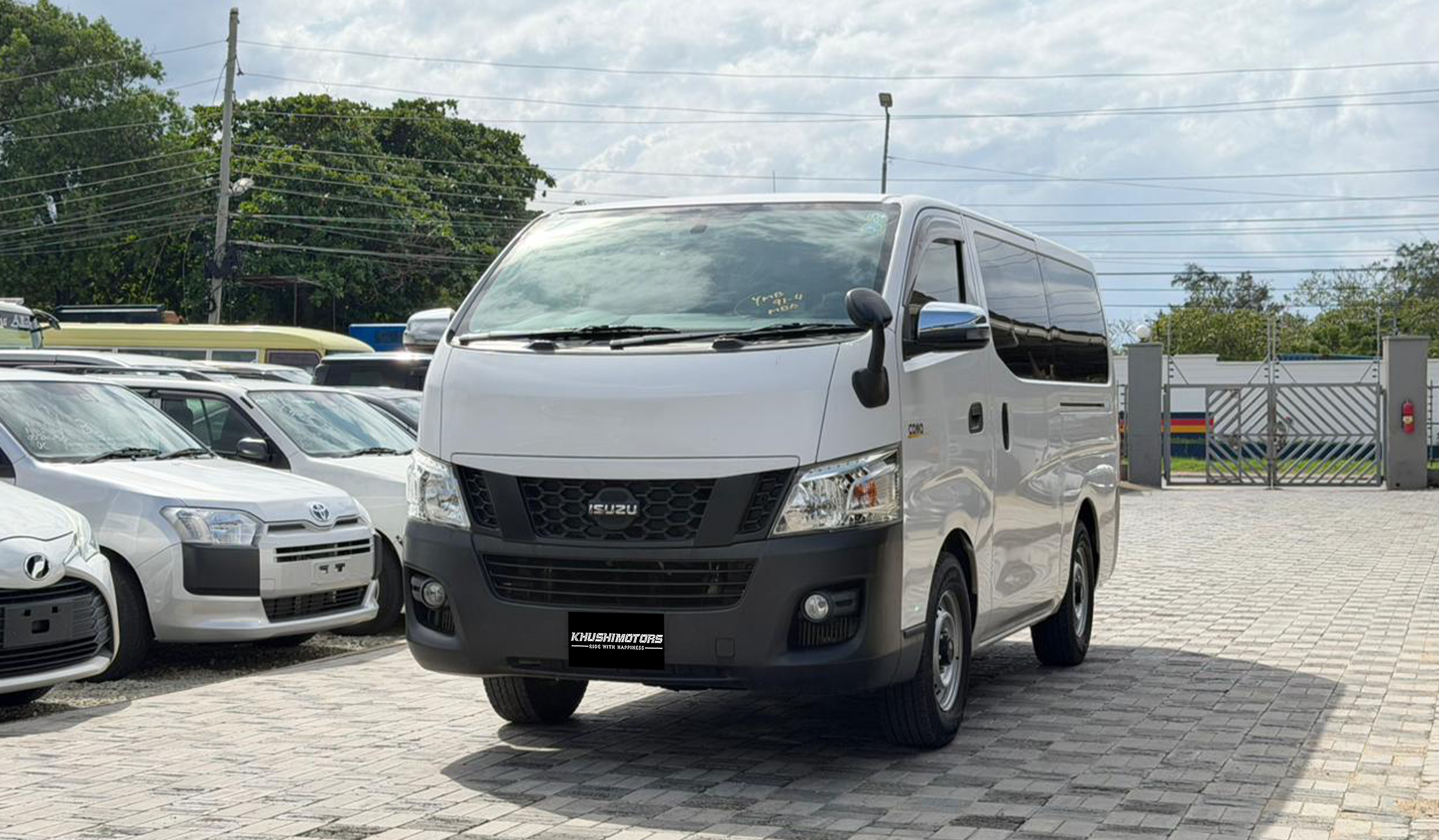 2019 Isuzu Como image-3