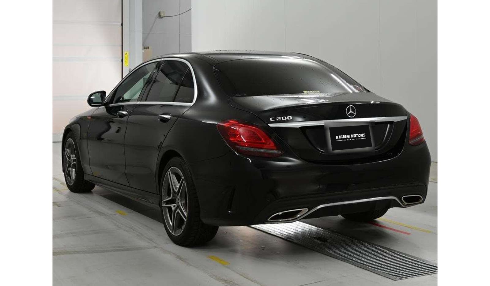 2019 Mercedes-Benz C-Class AVANTGARDE AMG LINE C200 image-3