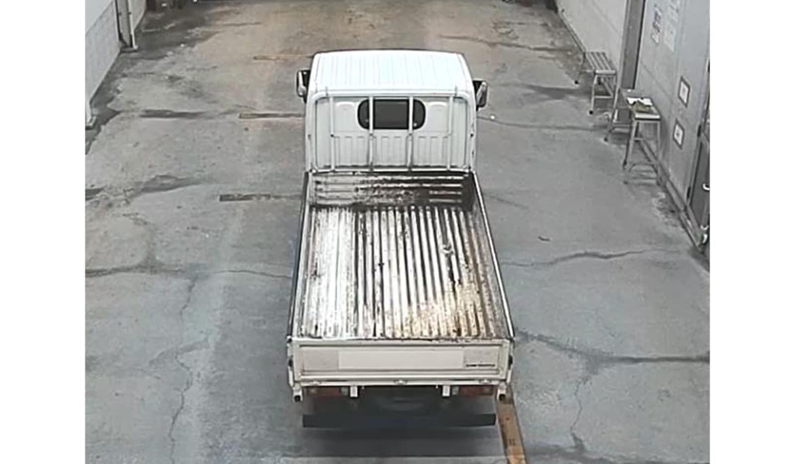 2019 Nissan Atlas Flatbed Truck image-3