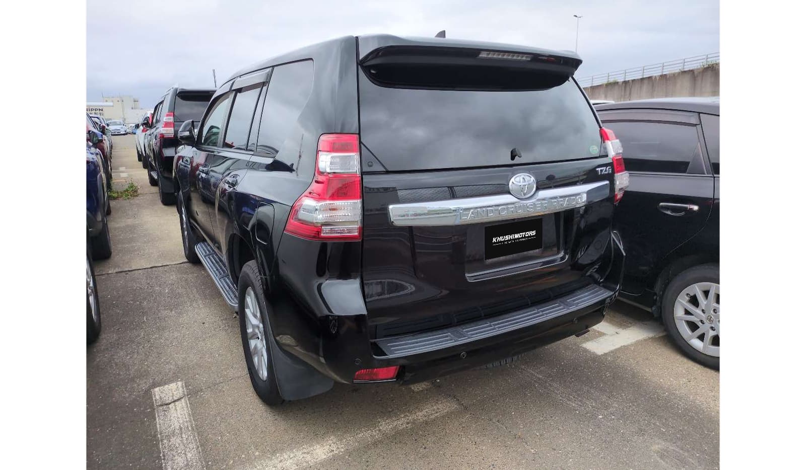 2017 Toyota Land Cruiser Prado image-3