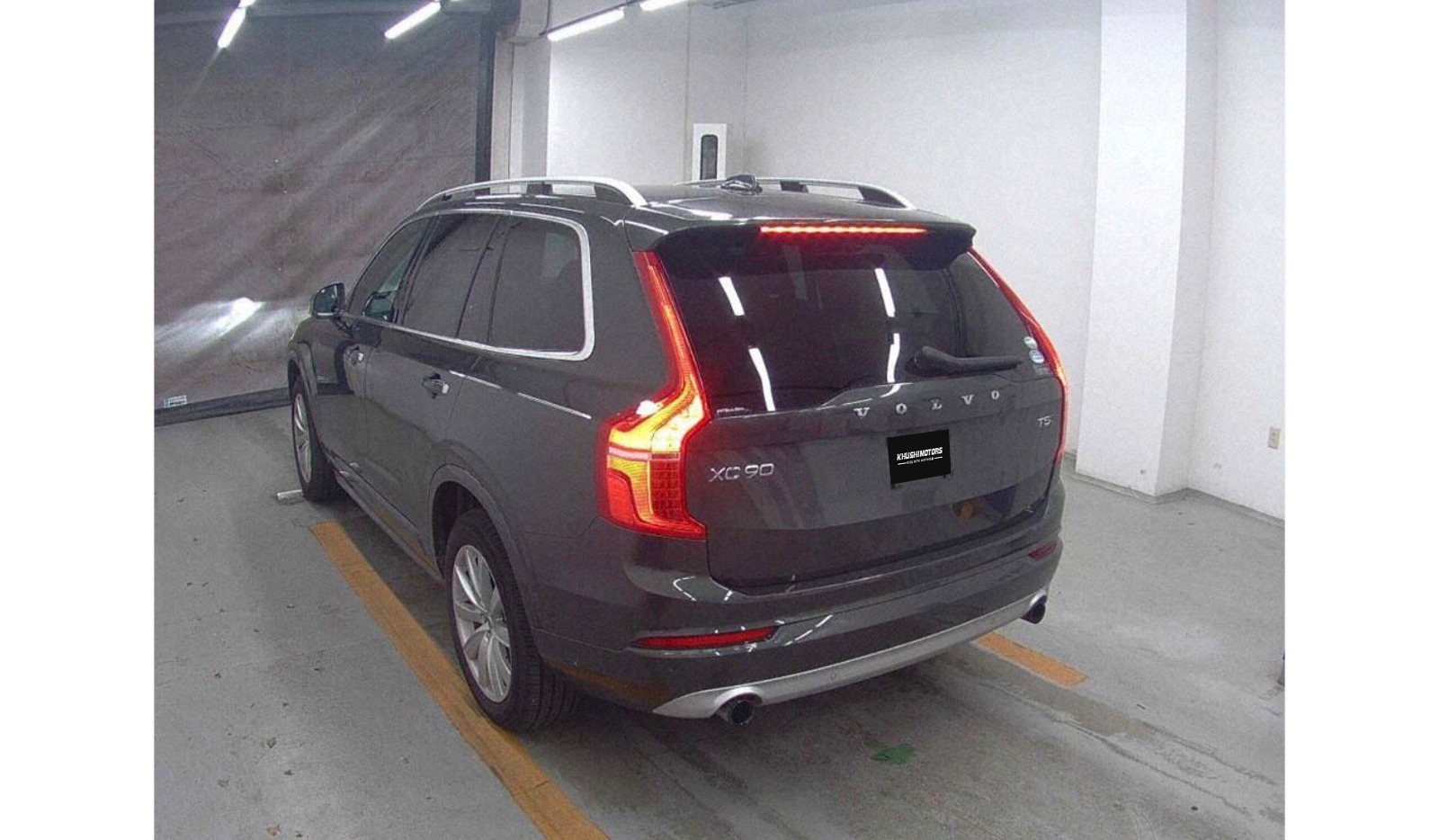 2019 Volvo XC90 T5 Momentum image-3
