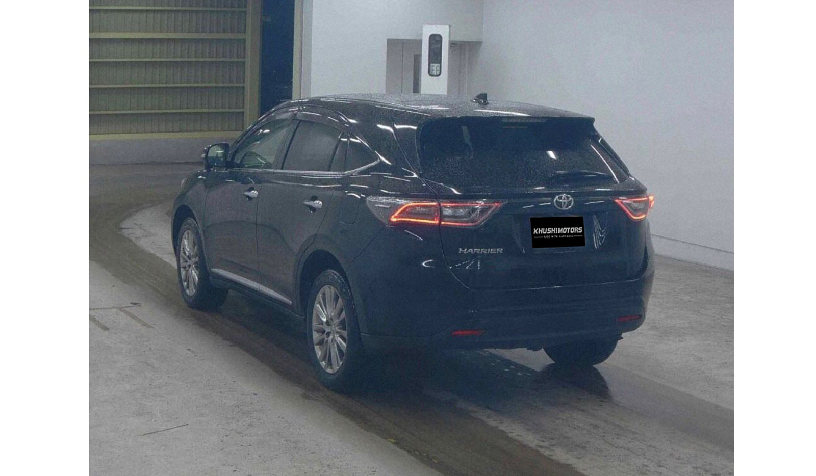 2017 Toyota Harrier image-3