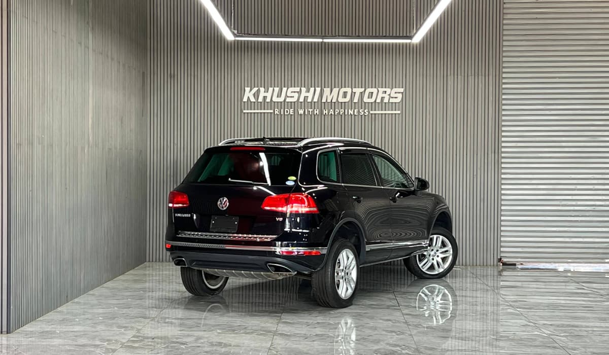 2017 Volkswagen Touareg Upgrad Pakage image-6