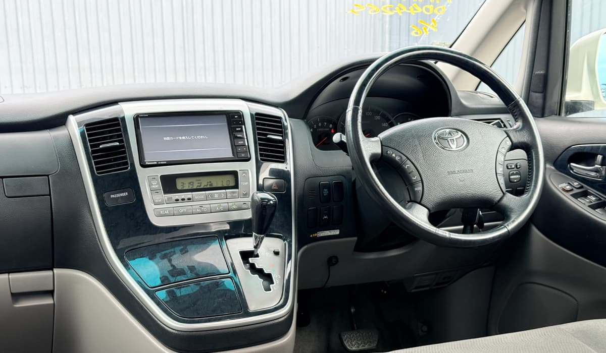 2004 Toyota Alphard Premium Alcantra image-8