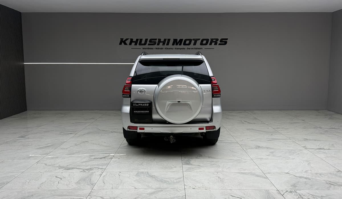 2019 Toyota Land Cruiser Prado VXL image-4