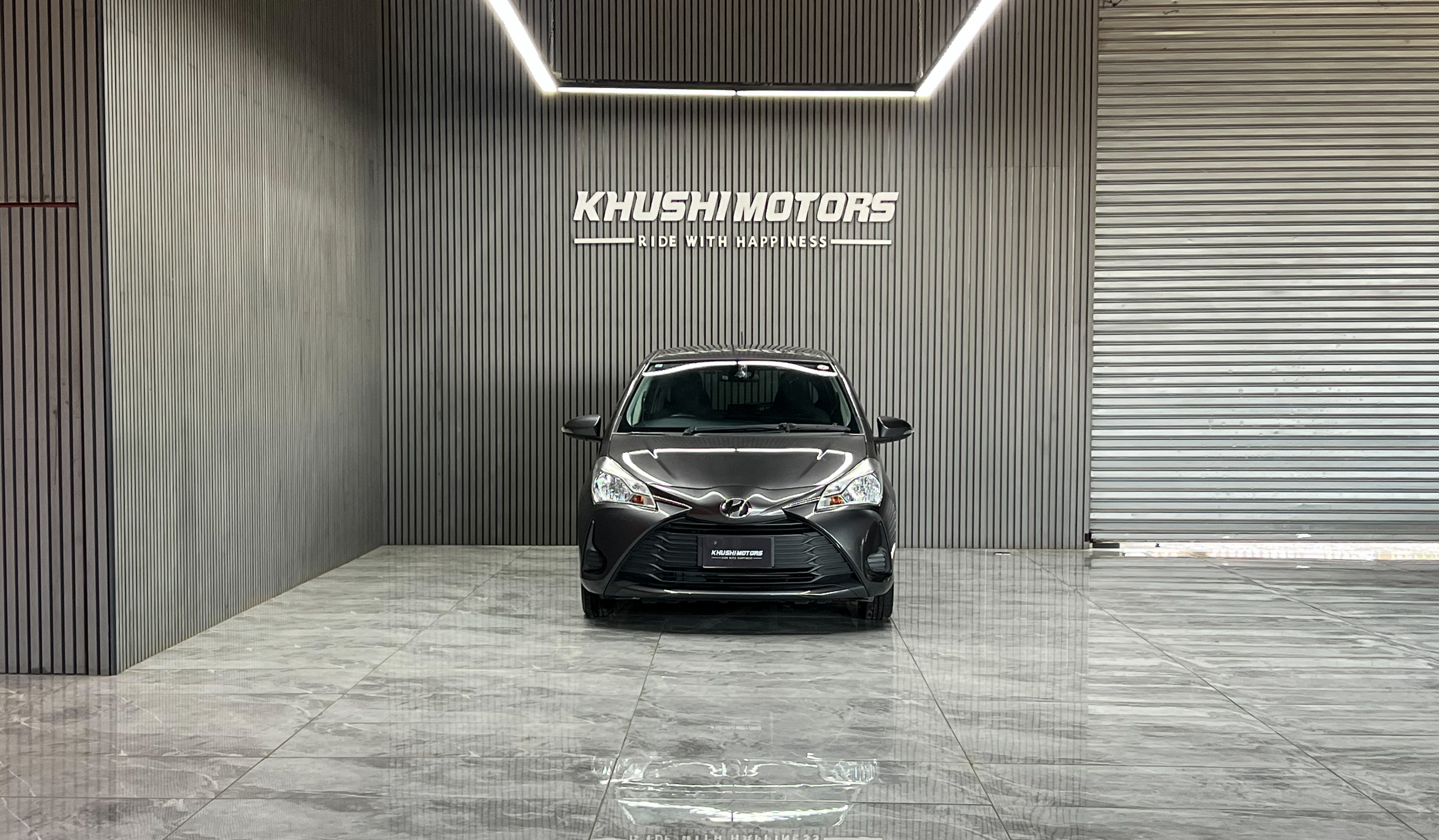 2019 Toyota Vitz F image-2