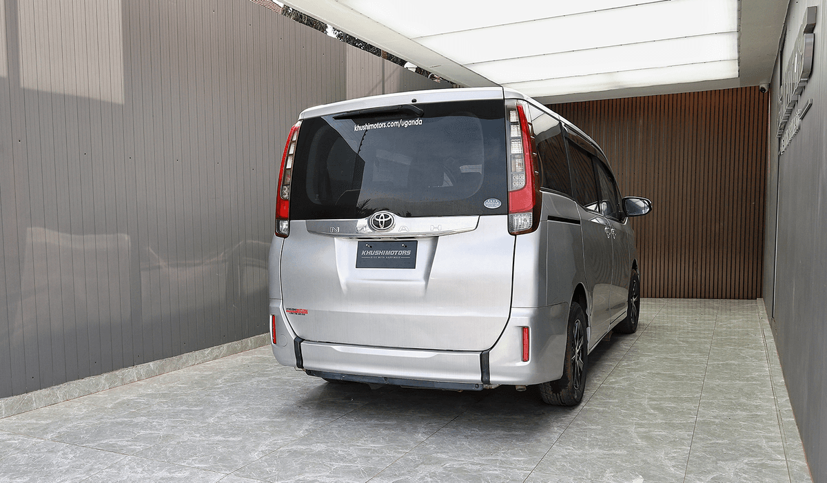 2016 Toyota Noah WELFARE CAR Xv package image-4