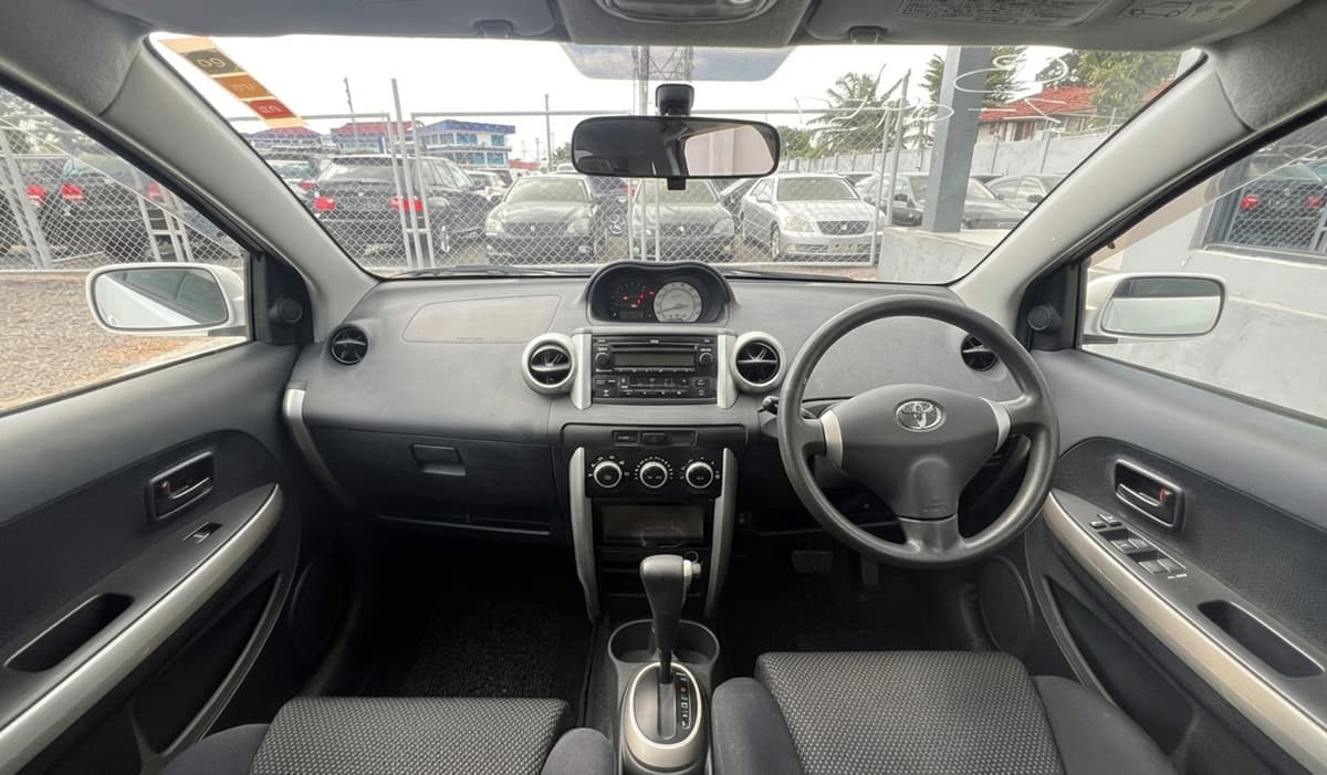 2003 Toyota IST 1.3F image-4