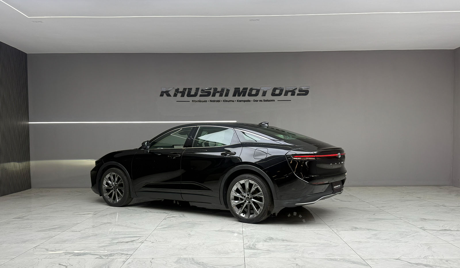 2023 Toyota Crown Crossover G ADVANCED LEATHER PACKAGE image-4