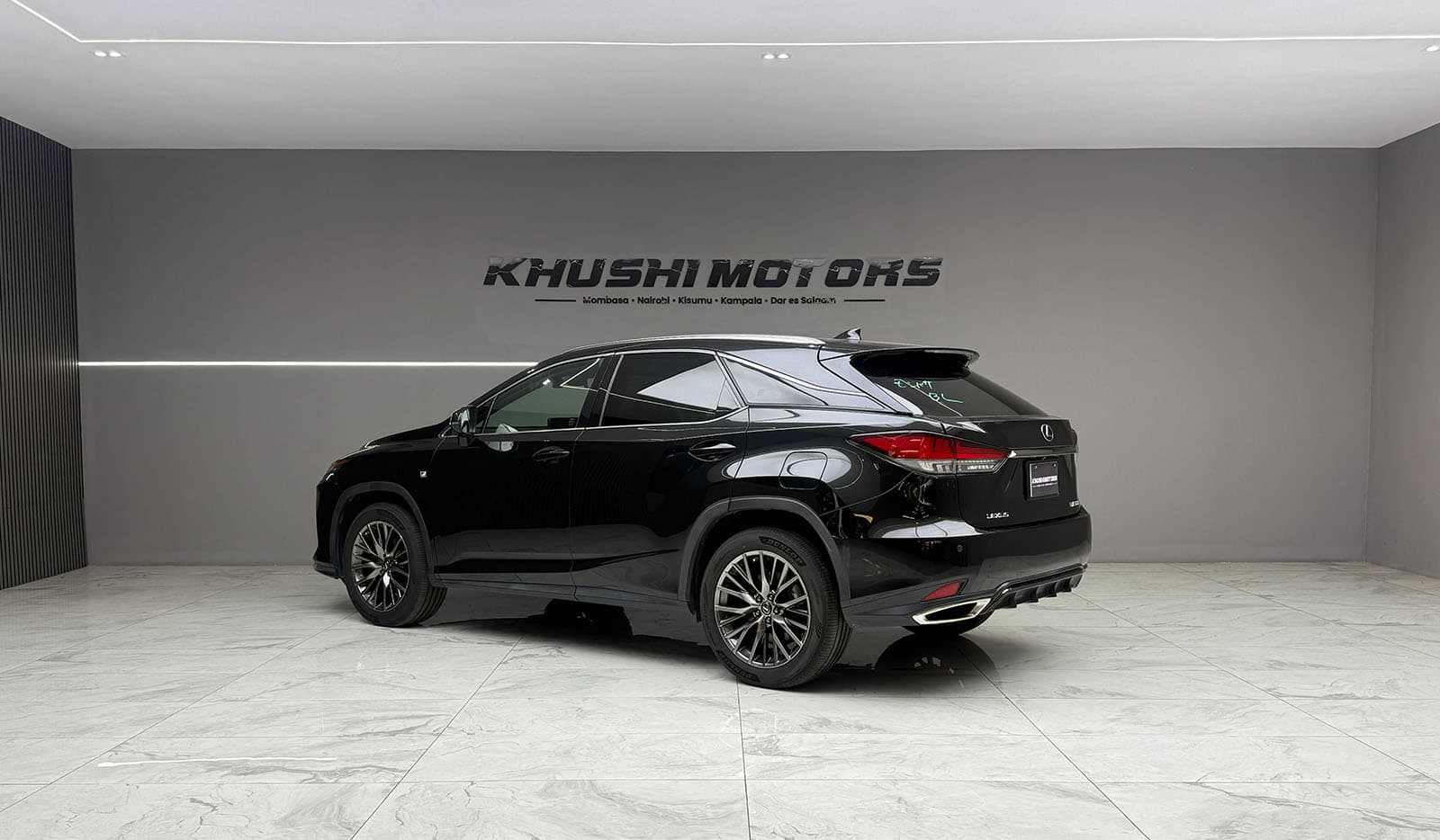 2020 Lexus RX300 image-4