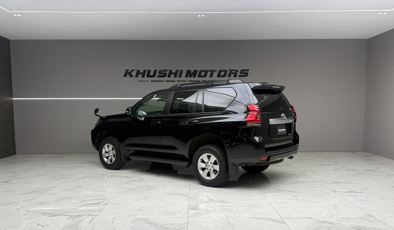 2020 Toyota Land Cruiser Prado TX image-4