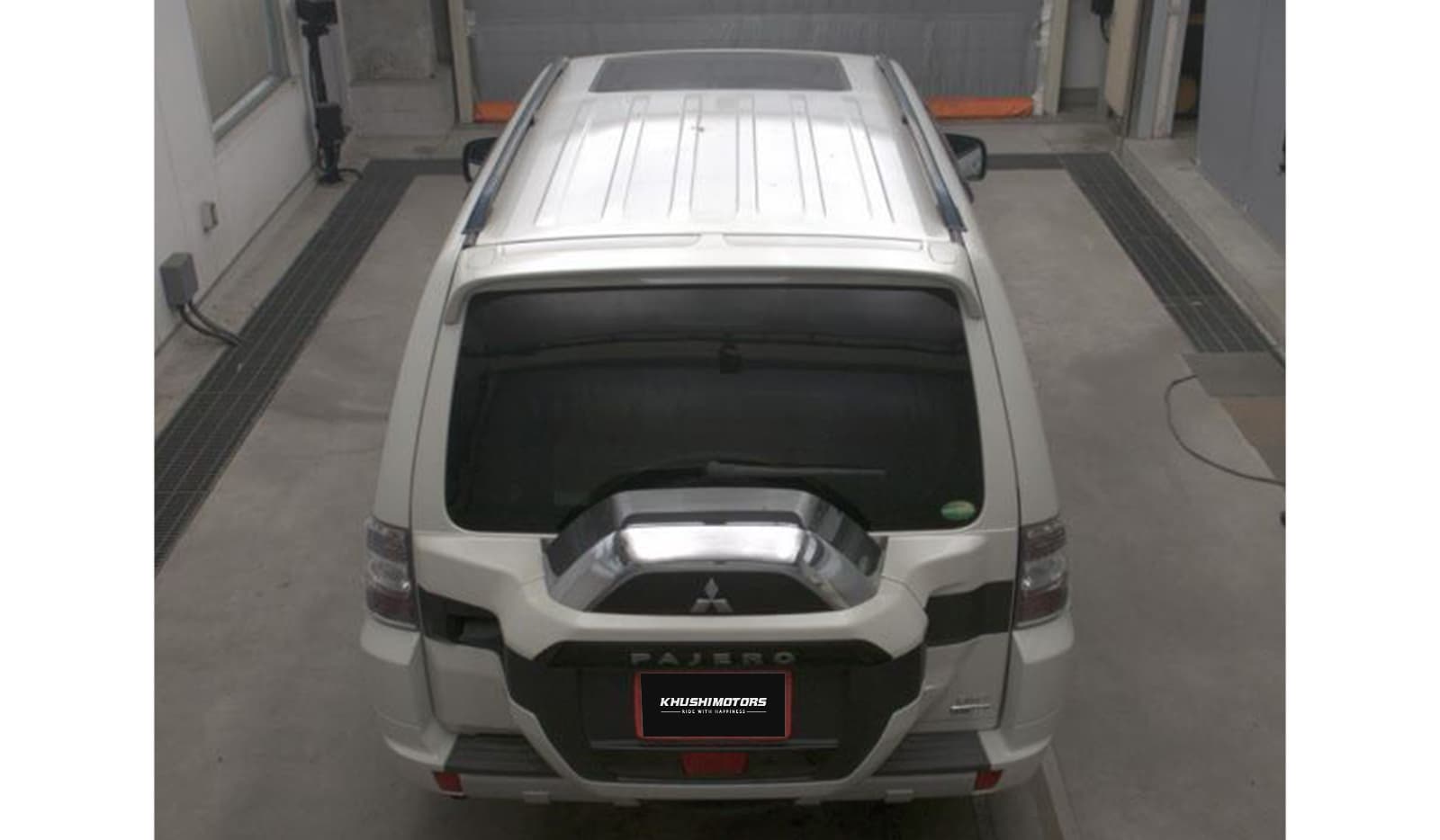 2019 Mitsubishi Pajero Final Edition image-3