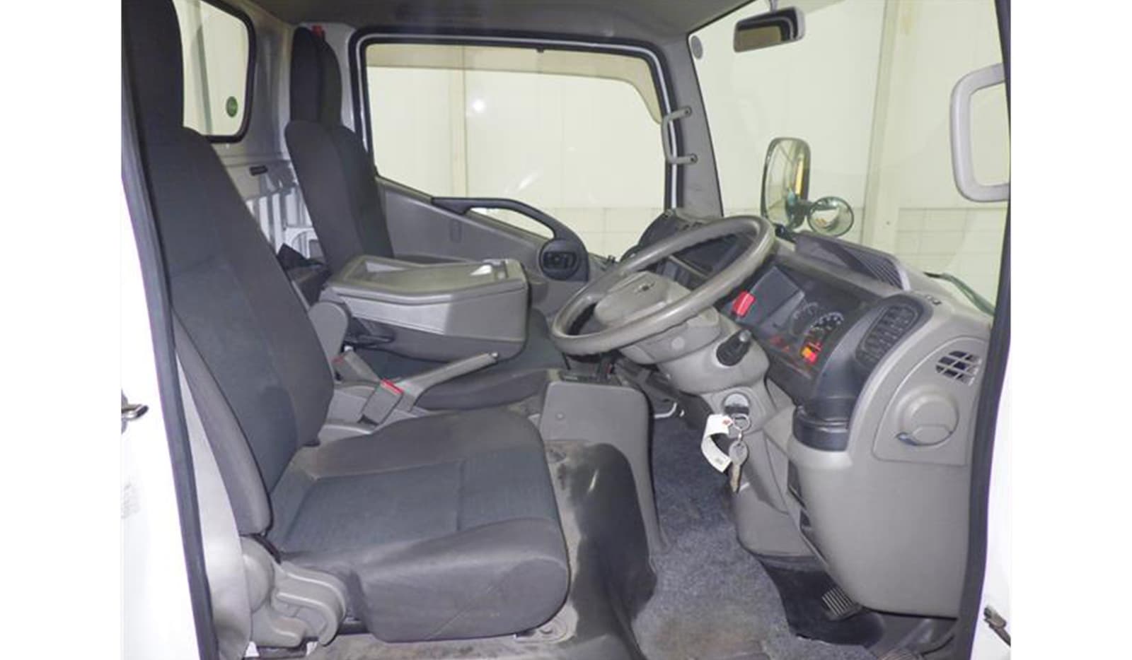2019 Nissan Atlas Flatbed Truck image-4