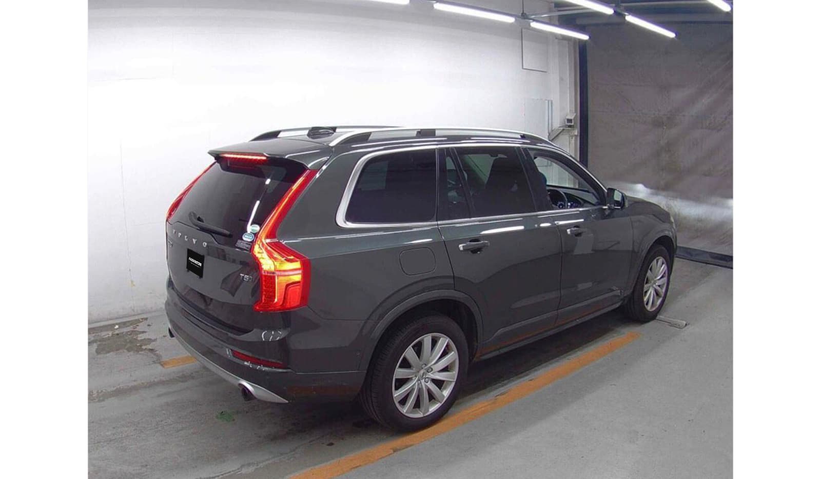 2019 Volvo XC90 T5 Momentum image-4