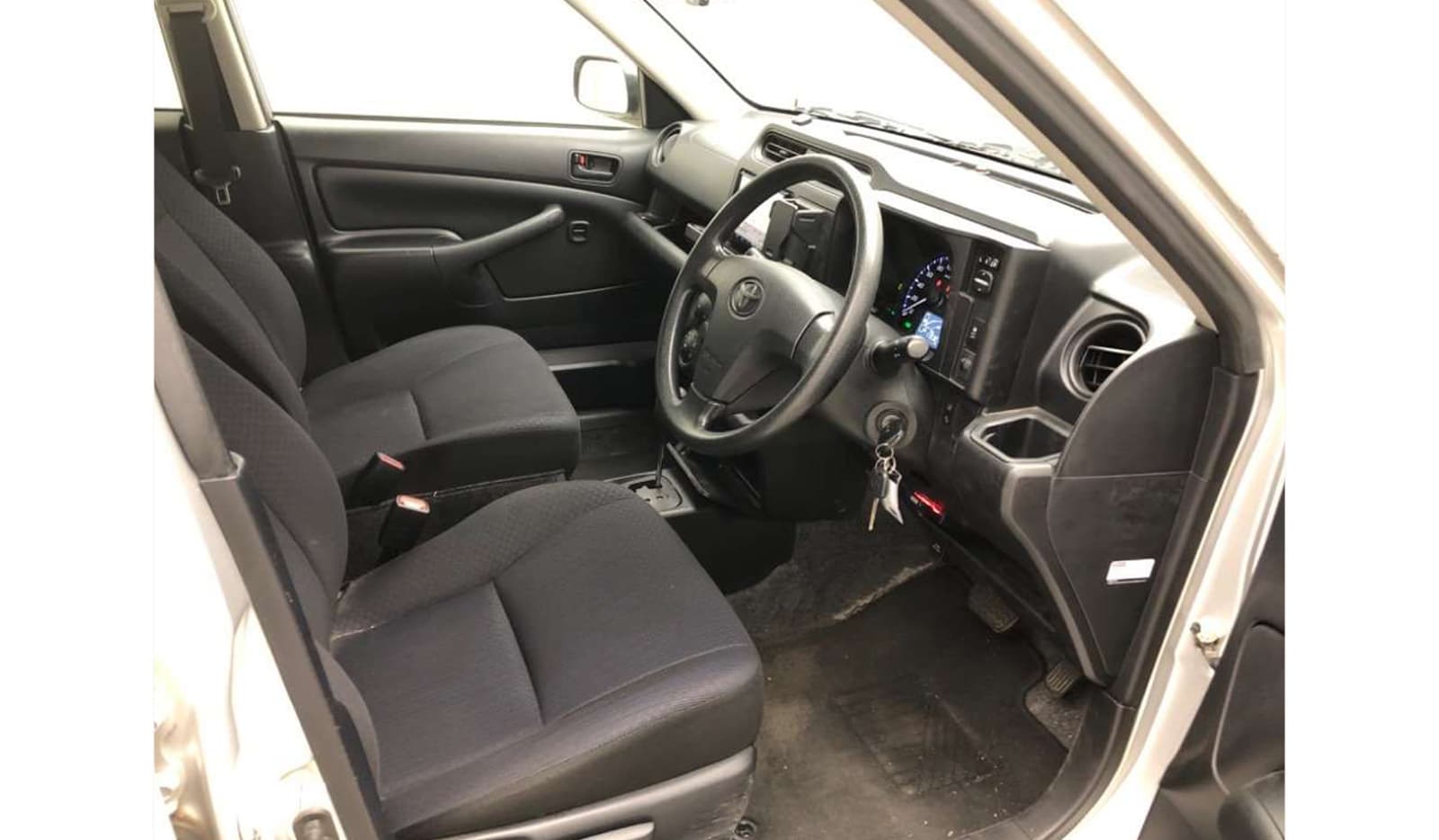 2019 Toyota Succeed Hybrid UL-X image-4