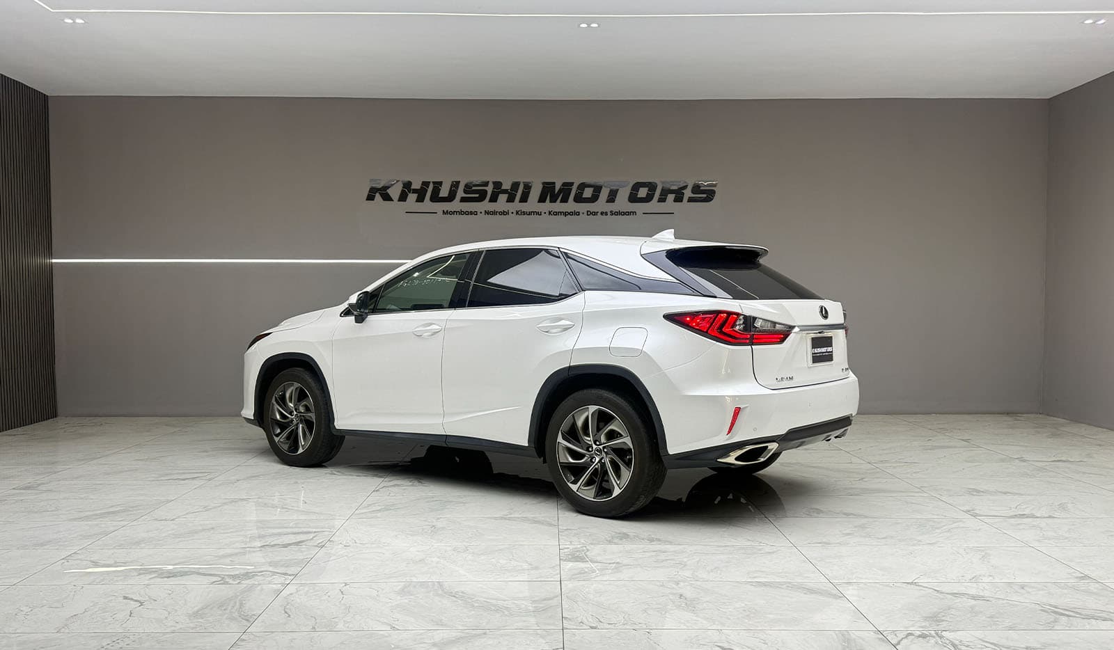 2019 Lexus RX300 VERSION L image-4