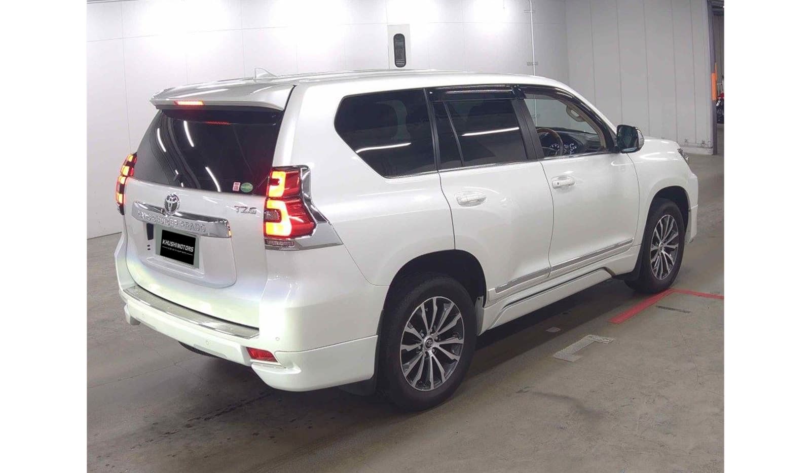 2018 Toyota Land Cruiser Prado image-4