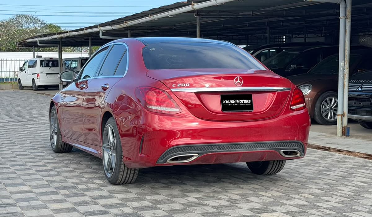 2018 Mercedes-Benz C-Class AMG Line C200 image-4
