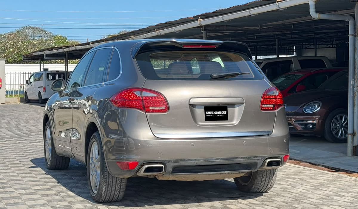 2013 Porsche Cayenne image-4