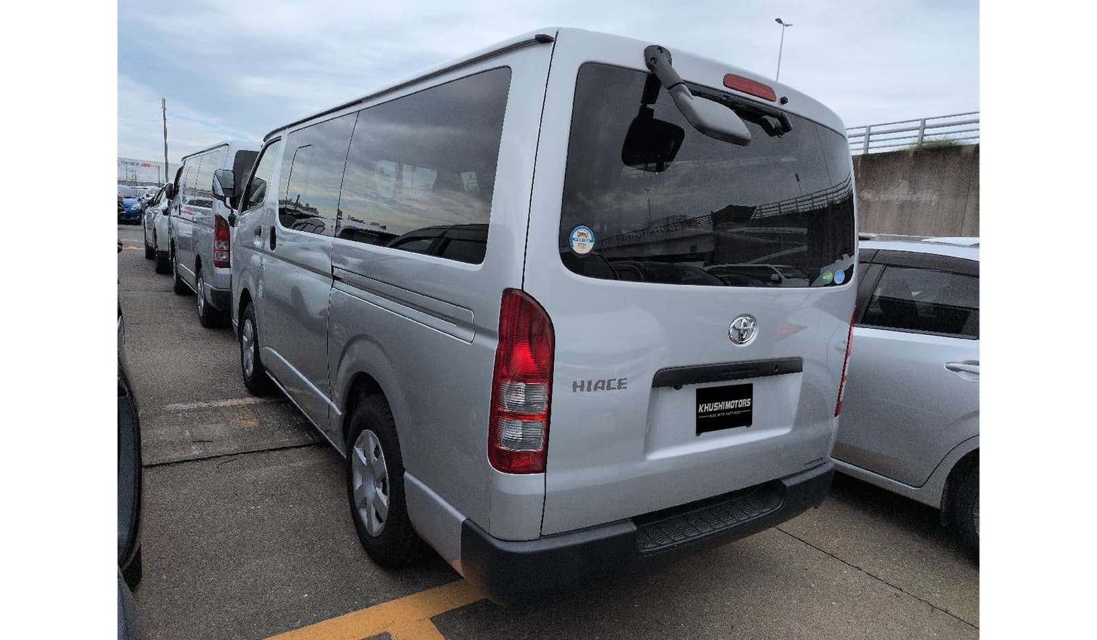 2019 Toyota Hiace Van image-4