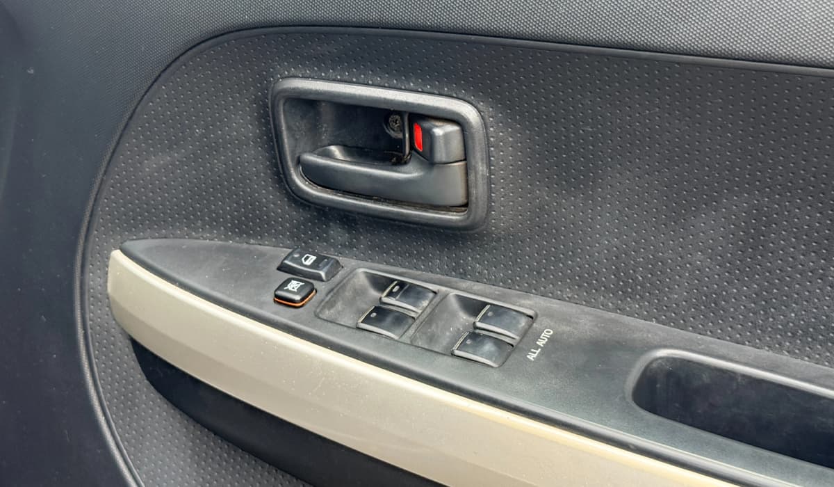 2003 Toyota IST F L Edition image-10
