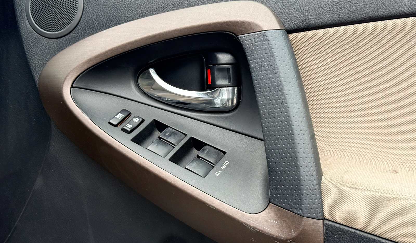 2007 Toyota Vanguard S image-15