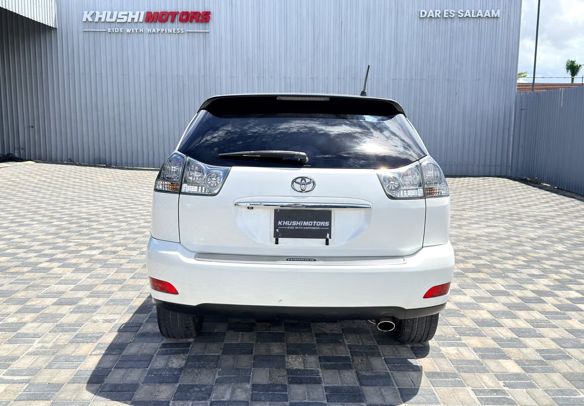 2005 Toyota Harrier Alcantra Version image-5
