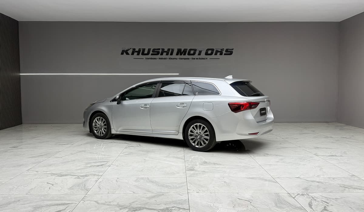 2018 Toyota Avensis LI image-4
