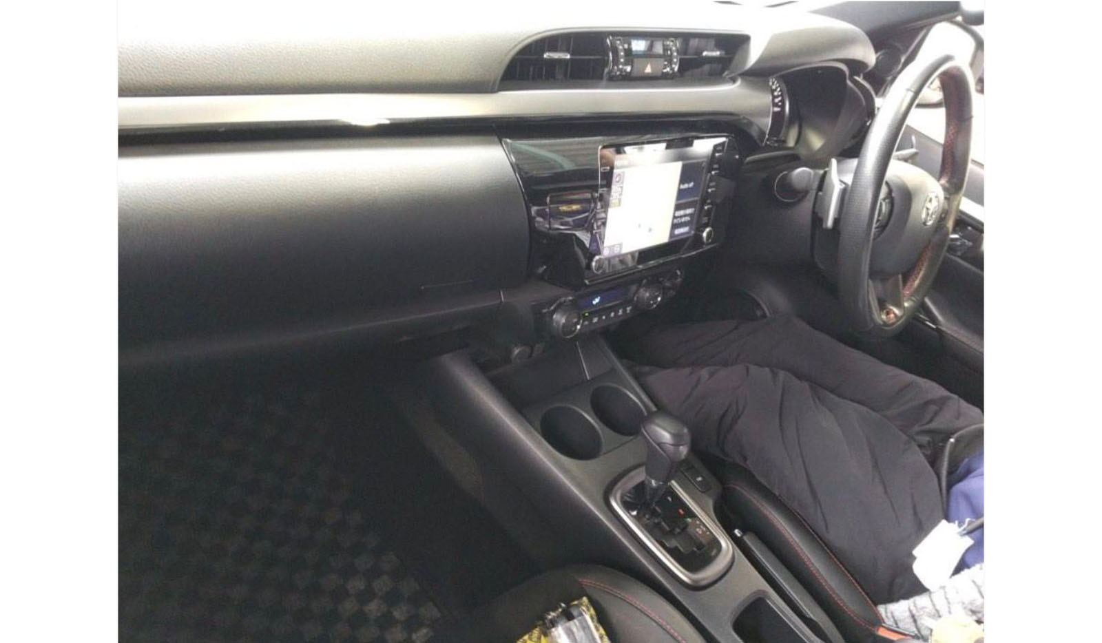 2022 Toyota Hilux Z GR SPORT image-5
