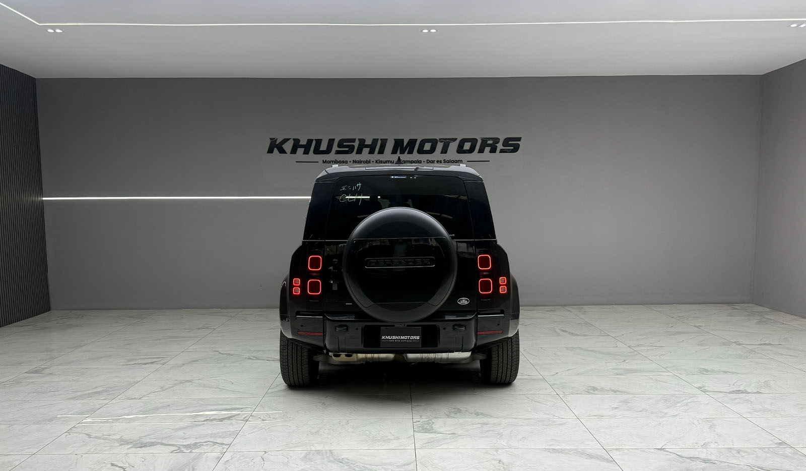 2021 Land Rover Defender 110 Double O Black Edition image-5