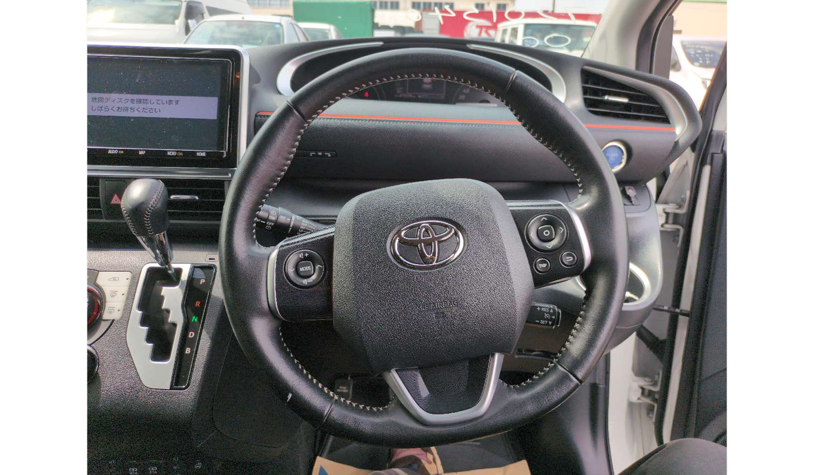 2019 Toyota Sienta image-5