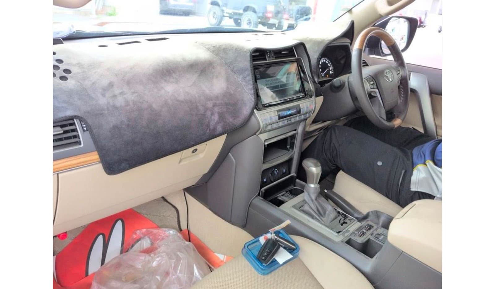 2020 Toyota Land Cruiser Prado TX L Package image-5