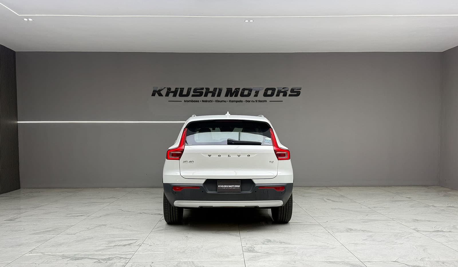 2019 Volvo XC 40 T4 MOMENTUM image-5