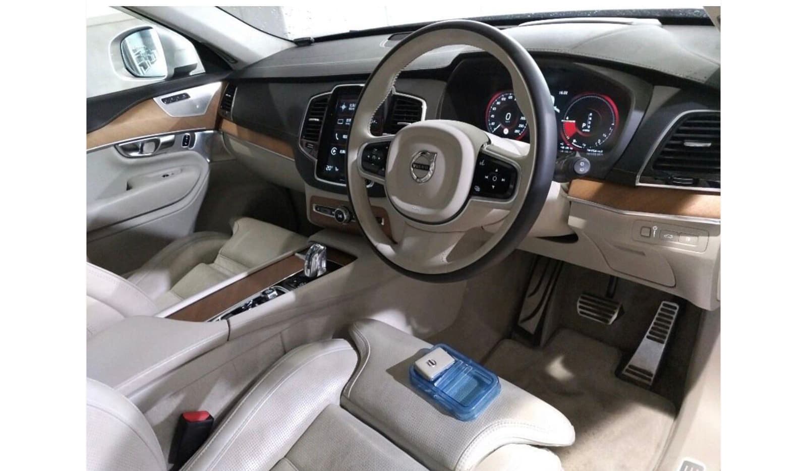 2019 Volvo XC90 image-5