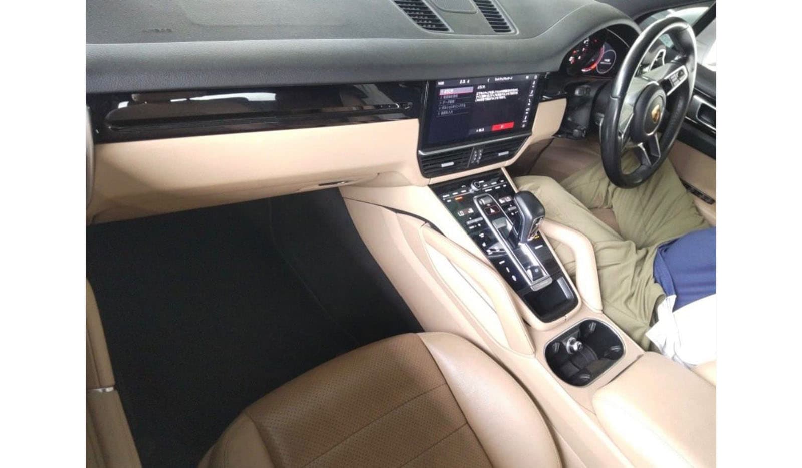 2019 Porsche Cayenne Base Grade image-5
