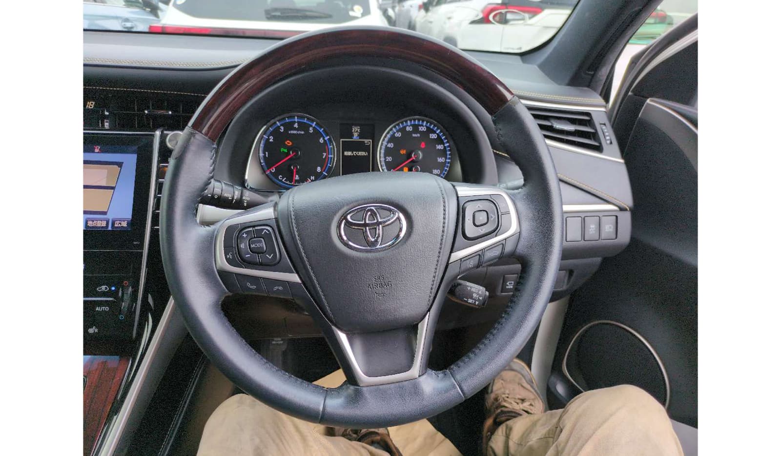 2014 Toyota Harrier image-5