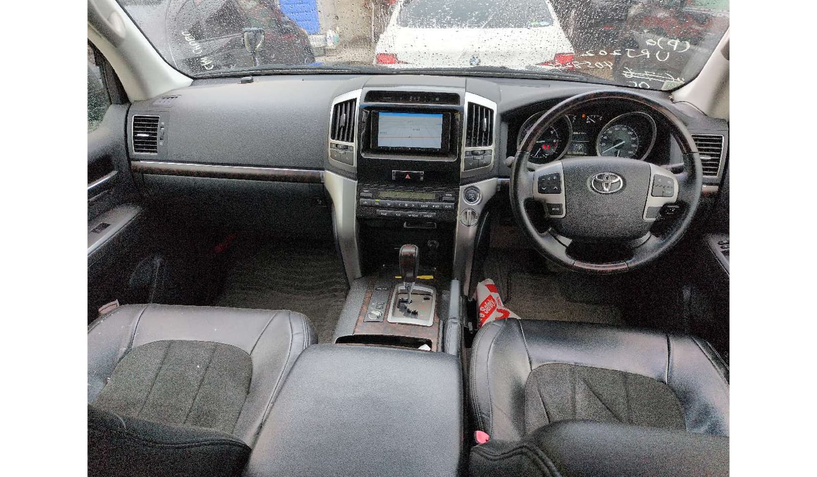 2013 Toyota Land Cruiser image-5